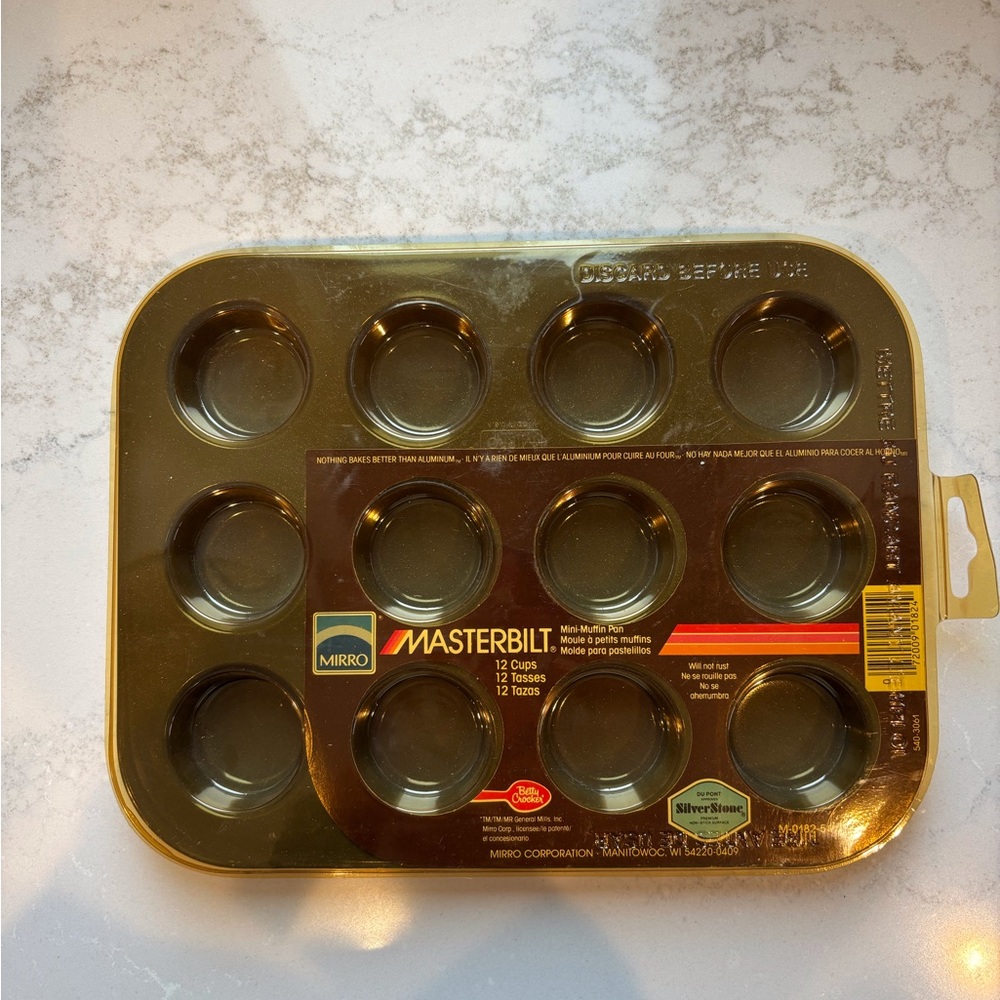 Mirro MasterBilt 12-Cup Mini Muffin Pan